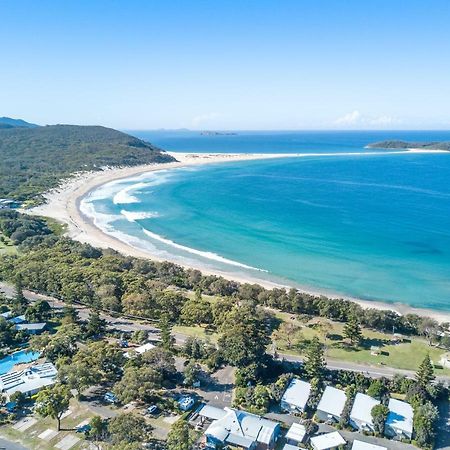 Отель Fingal Bay Holiday Park Экстерьер фото